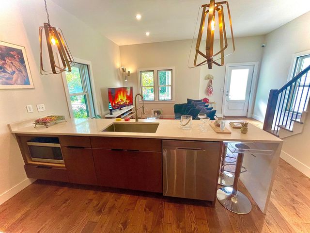 812 Summit Street, A, Columbus, OH 43215