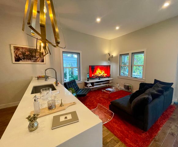 812 Summit Street, A, Columbus, OH 43215