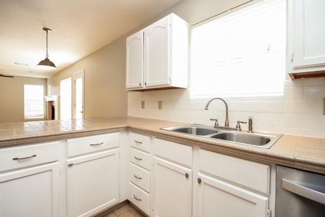 1039 Wentworth Drive, Pearland, TX 77584