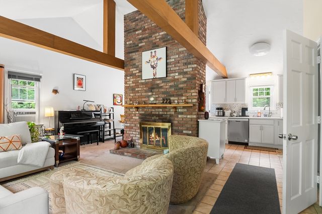 19 Hood Dr, Plymouth, MA 02360