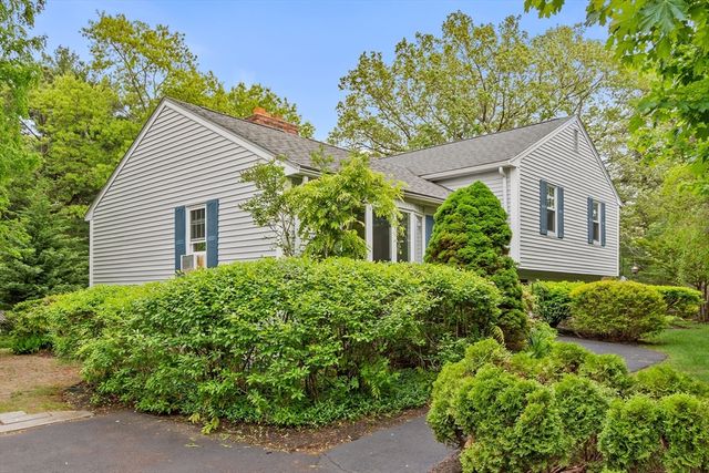 19 Hood Dr, Plymouth, MA 02360