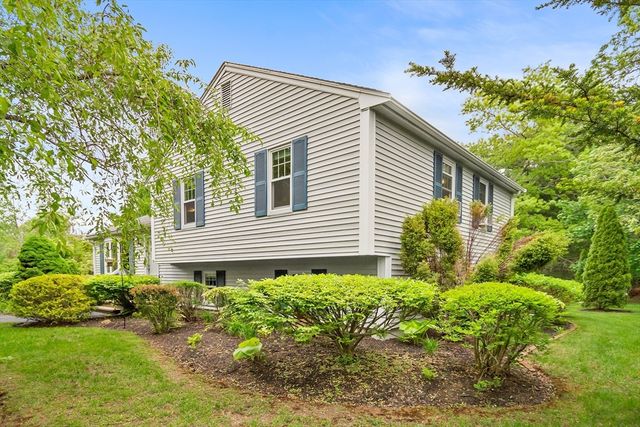19 Hood Dr, Plymouth, MA 02360