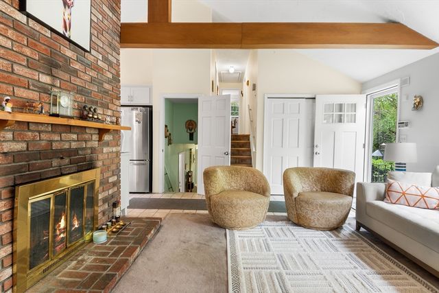 19 Hood Dr, Plymouth, MA 02360