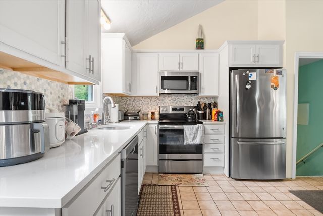 19 Hood Dr, Plymouth, MA 02360