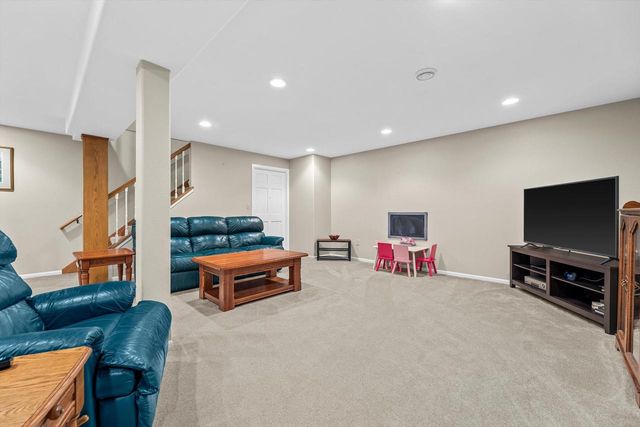 W155N6631 Blue Heron DRIVE, Menomonee Falls, WI 53051