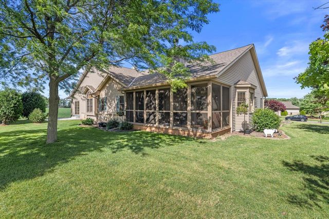 W155N6631 Blue Heron DRIVE, Menomonee Falls, WI 53051