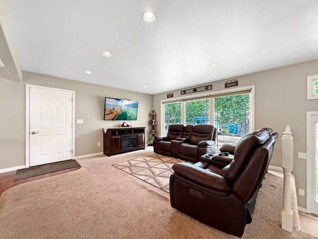 2149 1st Ave. SW, Minot, ND 58701