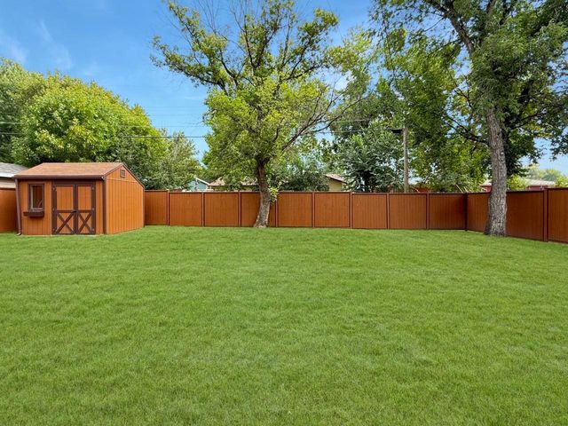 2149 1st Ave. SW, Minot, ND 58701
