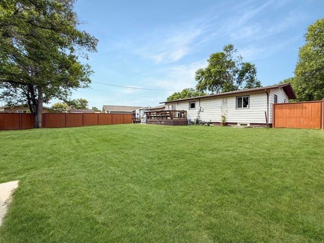 2149 1st Ave. SW, Minot, ND 58701