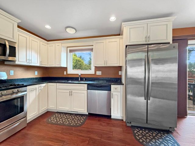 2149 1st Ave. SW, Minot, ND 58701