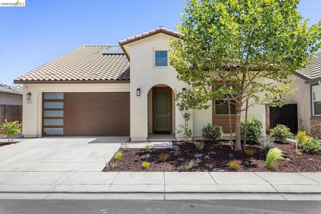 Image 1 of property listing at 4352 Vanguard DR, Modesto, CA 95356