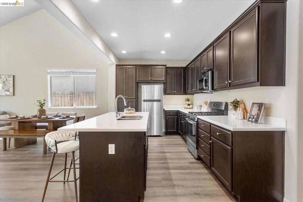 Image 10 of property listing at 4352 Vanguard DR, Modesto, CA 95356