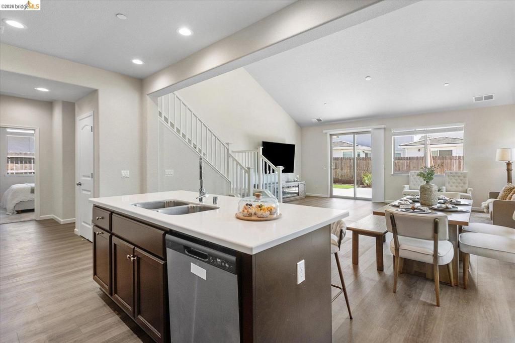 Image 12 of property listing at 4352 Vanguard DR, Modesto, CA 95356