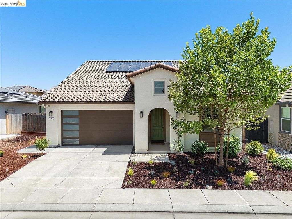 Image 32 of property listing at 4352 Vanguard DR, Modesto, CA 95356