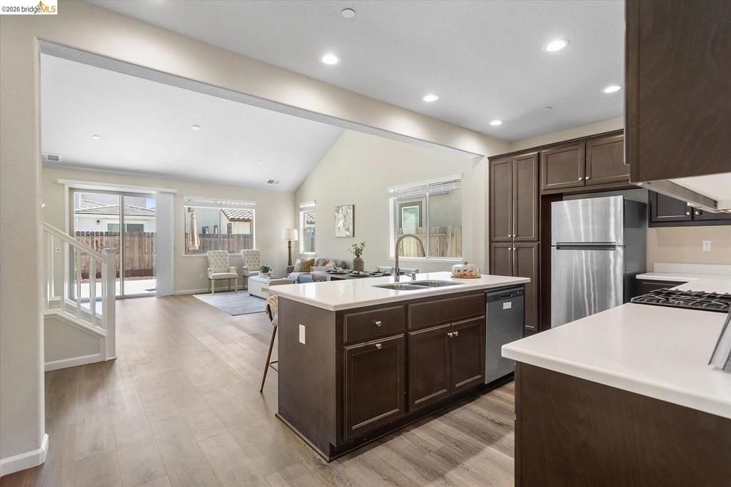 Image 9 of property listing at 4352 Vanguard DR, Modesto, CA 95356