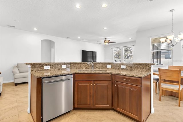 121 WHIRLAWAY DRIVE, Davenport, FL 33837