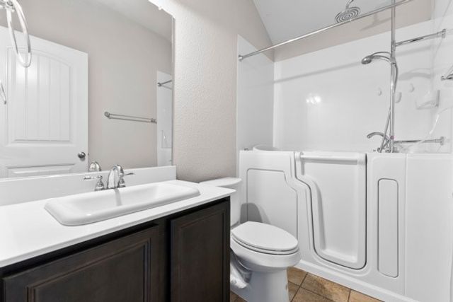 2131 Candace Drive, Lancaster, TX 75146