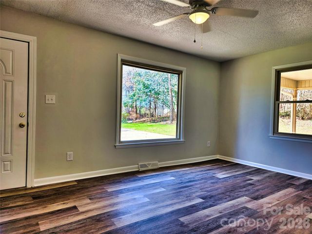 323 Mount Bethel Road, Harmony, NC 28634