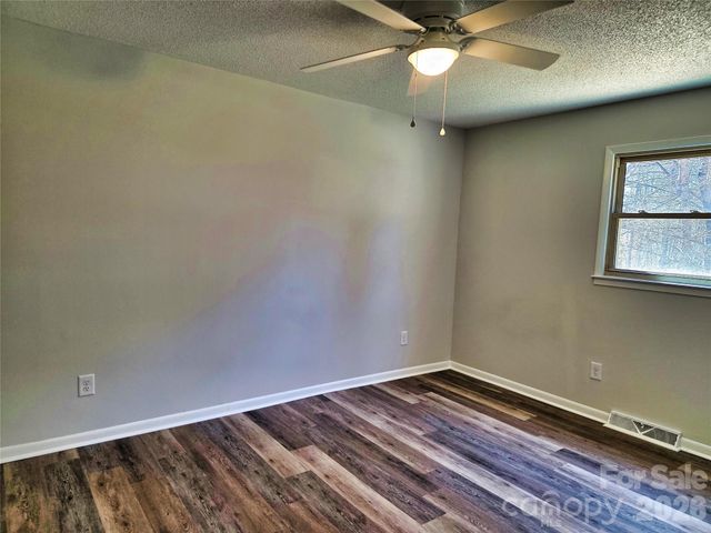 323 Mount Bethel Road, Harmony, NC 28634