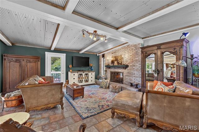 4444 Baumgartner Road, St Louis, MO 63129