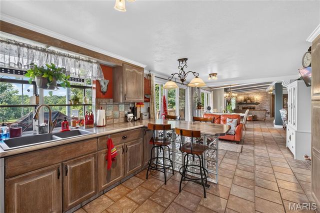 4444 Baumgartner Road, St Louis, MO 63129
