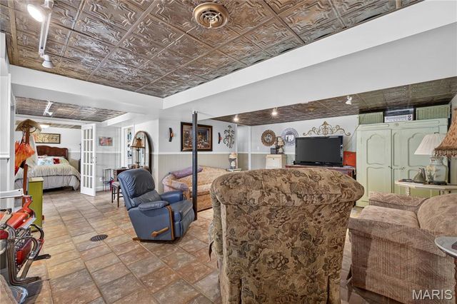 4444 Baumgartner Road, St Louis, MO 63129