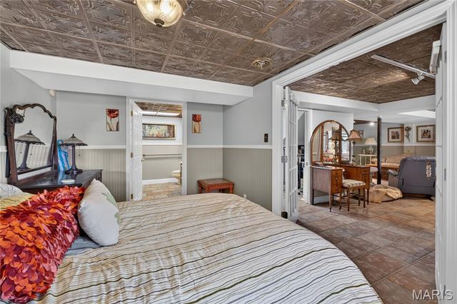 4444 Baumgartner Road, St Louis, MO 63129