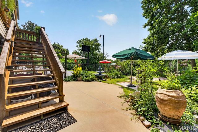 4444 Baumgartner Road, St Louis, MO 63129