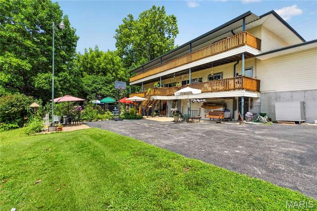 4444 Baumgartner Road, St Louis, MO 63129