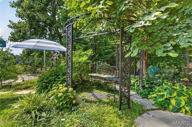 4444 Baumgartner Road, St Louis, MO 63129