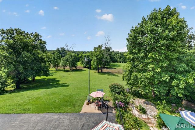 4444 Baumgartner Road, St Louis, MO 63129