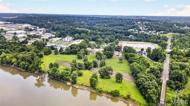 4444 Baumgartner Road, St Louis, MO 63129