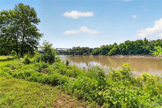 4444 Baumgartner Road, St Louis, MO 63129