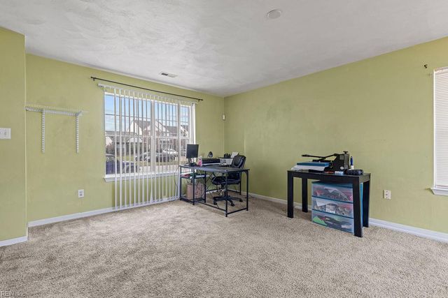 129 Greenfield CRES, Suffolk, VA 23434