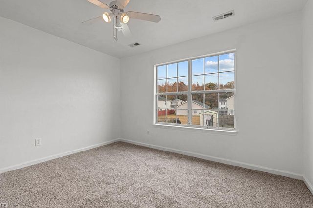 129 Greenfield CRES, Suffolk, VA 23434