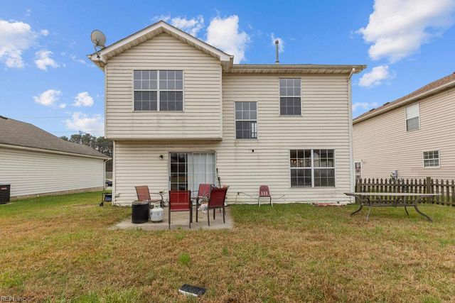 129 Greenfield CRES, Suffolk, VA 23434