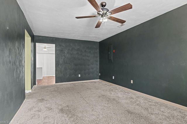 129 Greenfield CRES, Suffolk, VA 23434