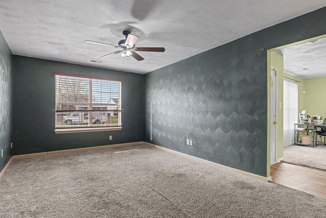 129 Greenfield CRES, Suffolk, VA 23434