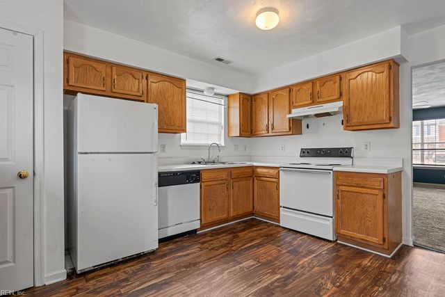 129 Greenfield CRES, Suffolk, VA 23434