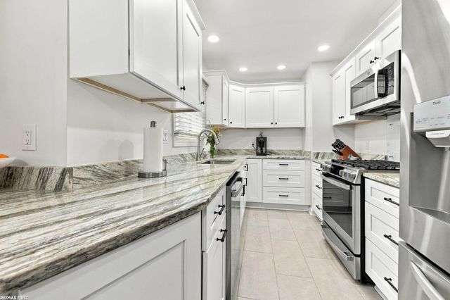23789 Whitley, Clinton Township, MI 48035