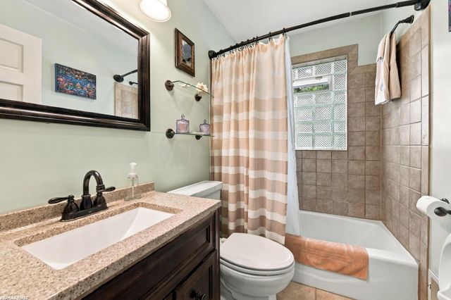 23789 Whitley, Clinton Township, MI 48035