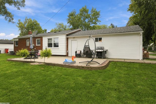 23789 Whitley, Clinton Township, MI 48035
