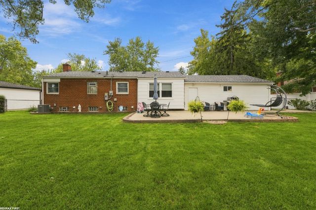 23789 Whitley, Clinton Township, MI 48035