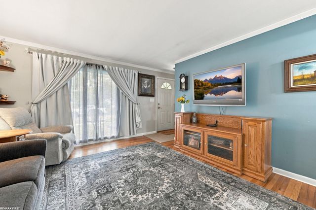 23789 Whitley, Clinton Township, MI 48035