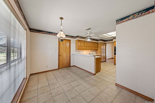 162 Oak Wood Rd, Kerrville, TX 78028