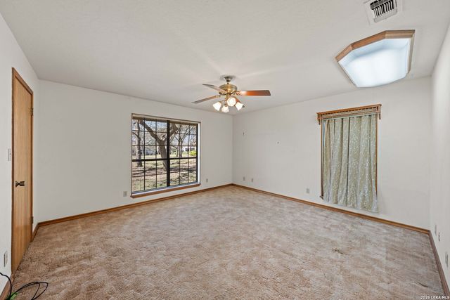 162 Oak Wood Rd, Kerrville, TX 78028