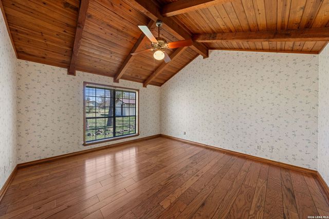 162 Oak Wood Rd, Kerrville, TX 78028