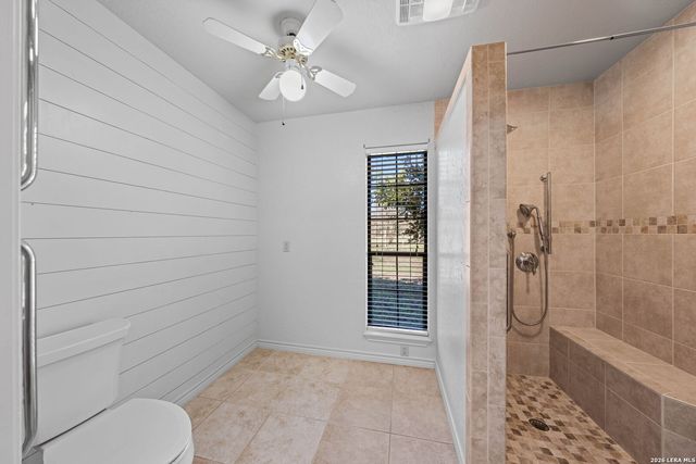 162 Oak Wood Rd, Kerrville, TX 78028