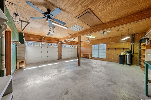 162 Oak Wood Rd, Kerrville, TX 78028