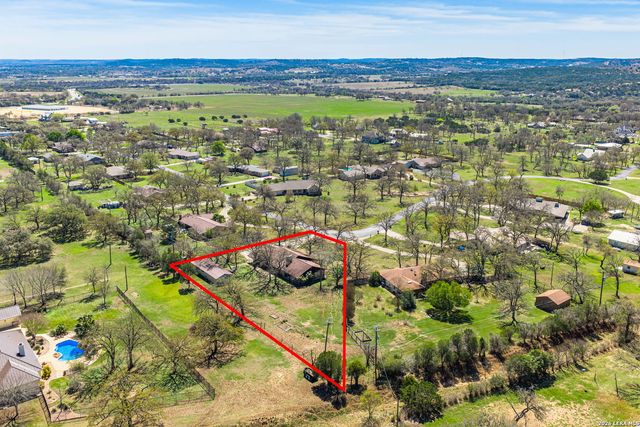 162 Oak Wood Rd, Kerrville, TX 78028